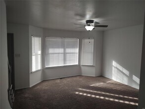 340 Della Dr in St. Peters, MO - Building Photo - Building Photo