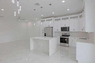 929 Eisenhower Blvd in Lehigh Acres, FL - Building Photo - Building Photo