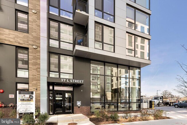 property at 37 L St SE