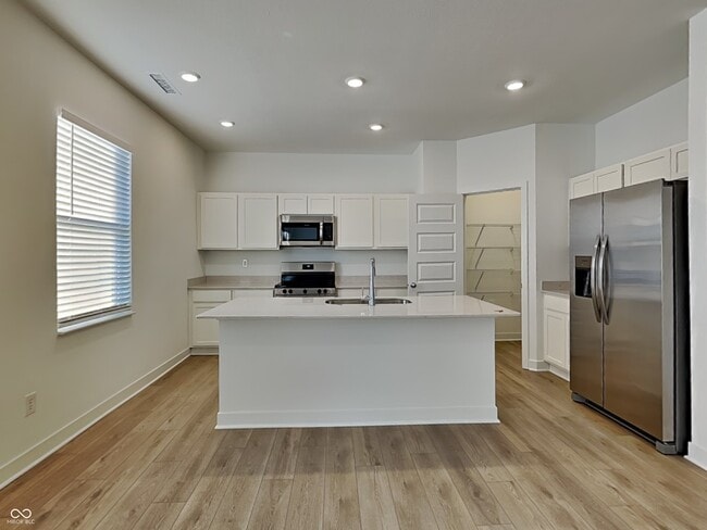 11819 Moorfield Ln in Indianapolis, IN - Building Photo - Building Photo