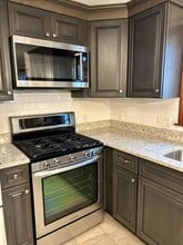 184 Safford St, Unit 1 in Quincy, MA - Building Photo - Building Photo