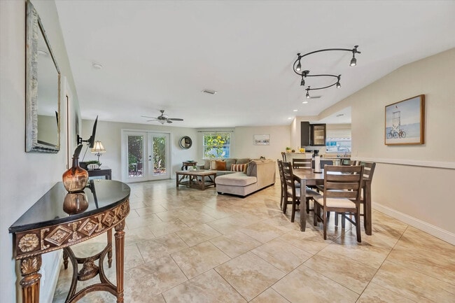 2529 Croton Ave in Sarasota, FL - Building Photo - Building Photo