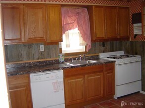 433 Jansen Ave in Woodbridge Township, NJ - Building Photo - Building Photo