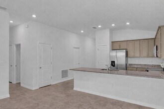 2401 Jupiter Blvd SW in Palm Bay, FL - Building Photo - Building Photo