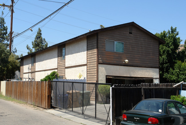 848-850 5th St in Fillmore, CA - Foto de edificio - Building Photo