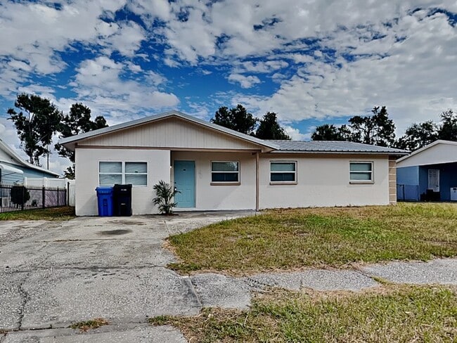 property at 2414 Hermosa Dr