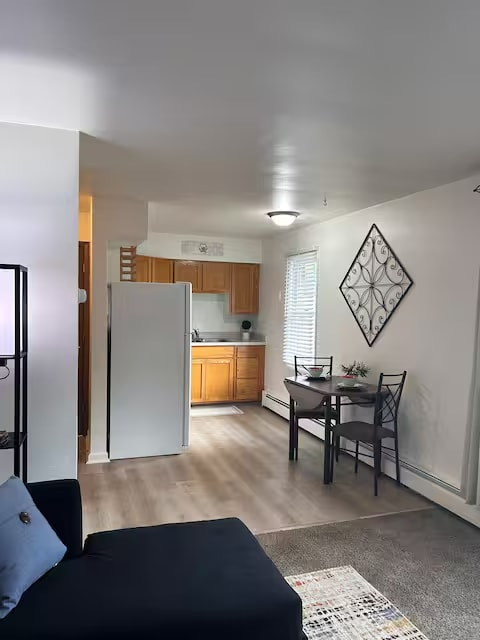 212 N Main St in Hubbard, OH - Building Photo - Building Photo