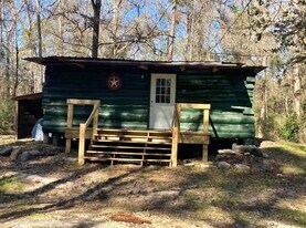 90 Young Rd in Huntsville, TX - Building Photo