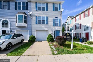 9466 Sea Breeze Ct in North Beach, MD - Building Photo