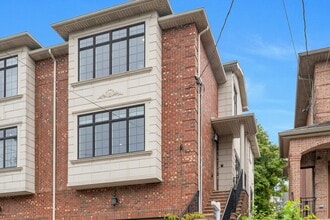 316 9th St in Palisades Park, NJ - Building Photo - Building Photo