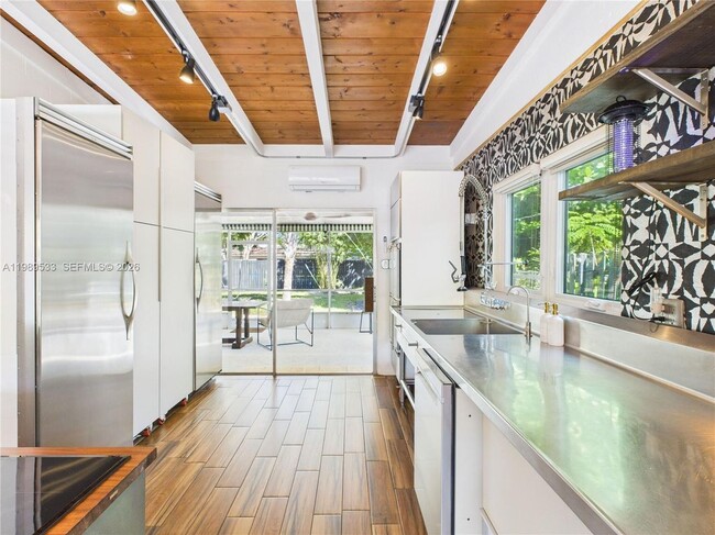 1632 SW 28th Ave in Fort Lauderdale, FL - Foto de edificio - Building Photo