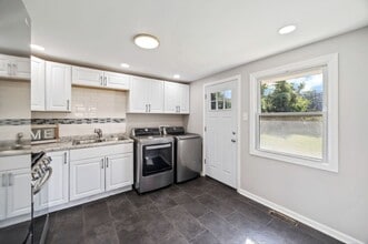 162 Frederick Dr in Chicago Heights, IL - Building Photo - Building Photo