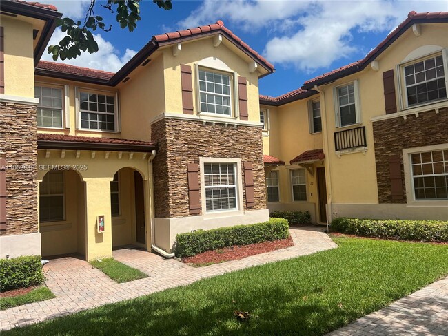 1655 NE 33rd Rd in Homestead, FL - Foto de edificio - Building Photo