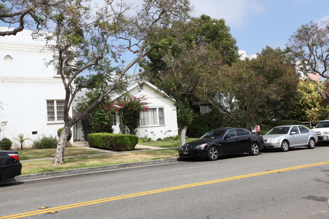 1025 17th St in Santa Monica, CA - Building Photo