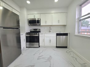 500 Adams Ln in North Brunswick, NJ - Building Photo - Building Photo