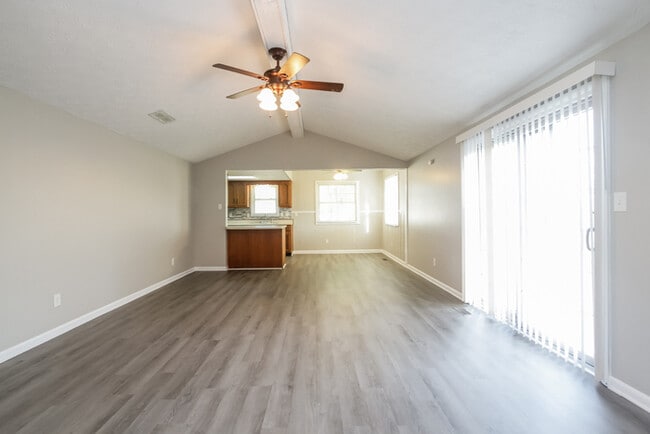 128 Creek View Ct in Greenfield, IN - Building Photo - Building Photo