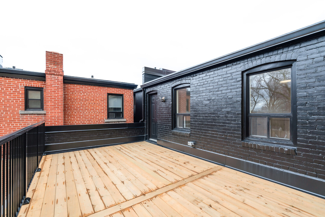 509 Eglinton Ave W in Toronto, ON - Building Photo