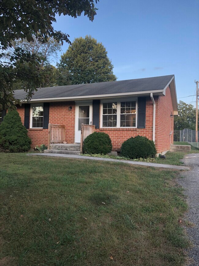 5242 Colonial Dr Rentals in Dublin, VA