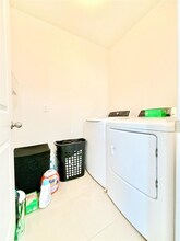 15402 Ibis Fall Pl in Sun City Center, FL - Building Photo - Building Photo
