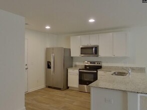 1073 Crescent Moon Lp in Hopkins, SC - Building Photo - Building Photo