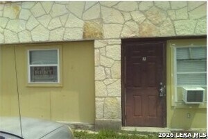 600 Monticello Ct in San Antonio, TX - Building Photo