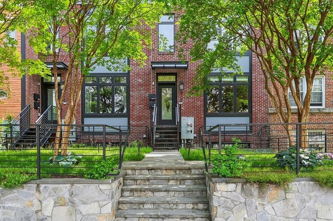 property at 818 Taylor St NW