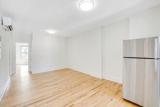 274 Montgomery St in Jersey City, NJ - Foto de edificio - Building Photo