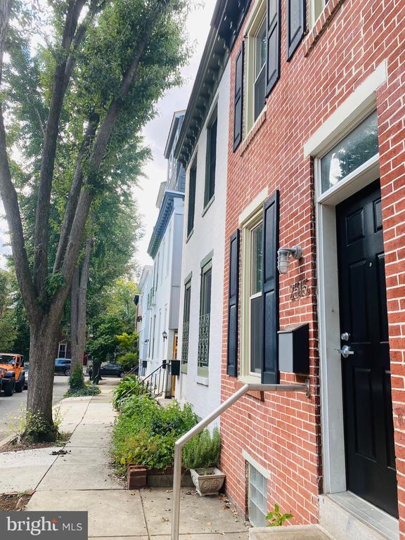 2515 Waverly St in Philadelphia, PA - Building Photo - Building Photo