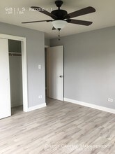 9811 S Kedzie Ave-Unit -1 in Evergreen Park, IL - Building Photo - Building Photo