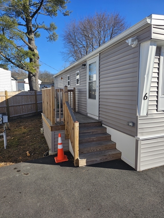 104 Broadway in Saugus, MA - Foto de edificio - Building Photo