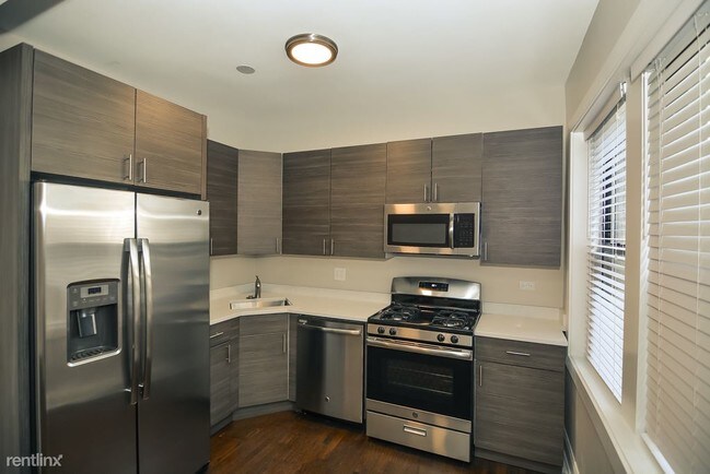 2230 N Sawyer Ave-Unit -Unit 3W in Chicago, IL - Foto de edificio - Building Photo