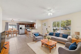 6315 S Church Ave in Tampa, FL - Foto de edificio - Building Photo