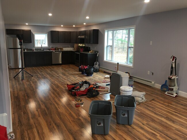4 Minerva Ave in Sanford, ME - Building Photo - Building Photo