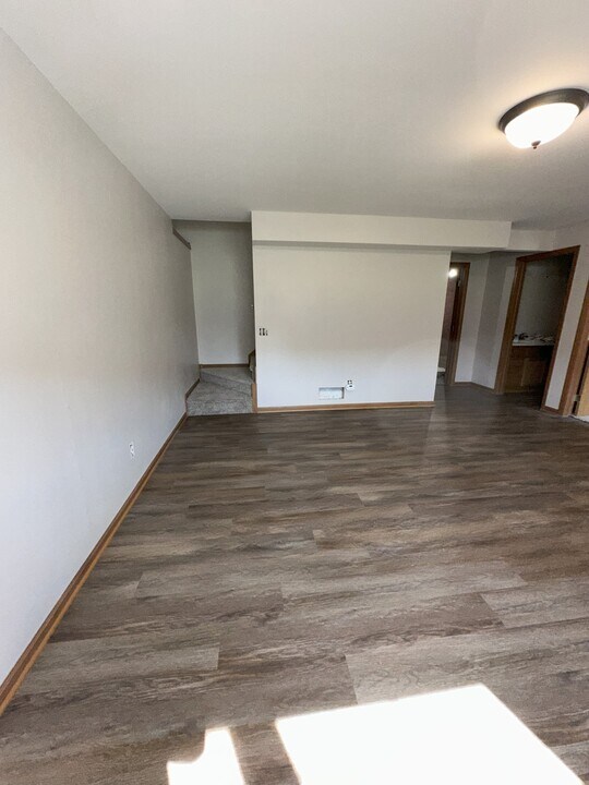 1143 Union Rd in Oregon, WI - Building Photo