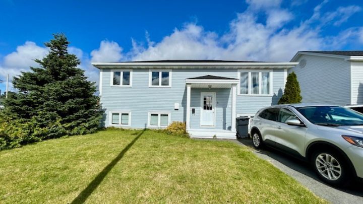 5 Iris Pl in Paradise, NL - Building Photo