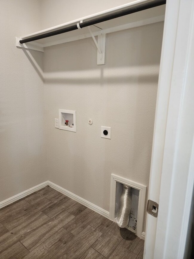 property at 1436 Cedar Crk Ln