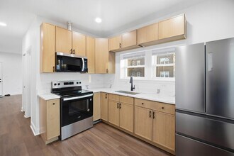 1942 Elmwood Ave in Berwyn, IL - Building Photo - Building Photo