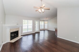 10316 Cottage Oaks Dr in Memphis, TN - Building Photo - Building Photo