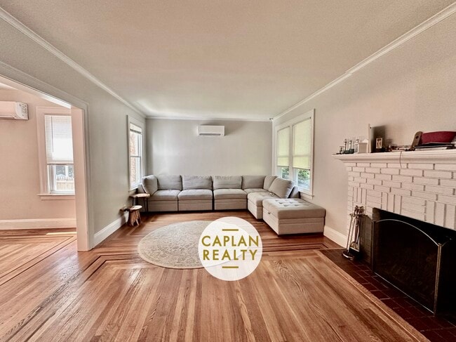 property at 39 Roydon Rd