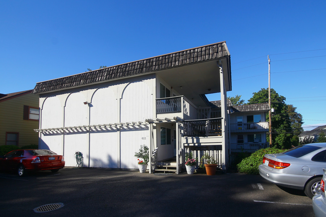 Villa Dene Apartments in Tacoma, WA - Building Photo