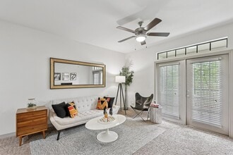 Waller Creekside in Austin, TX - Foto de edificio - Building Photo