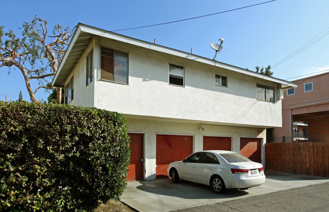 602 W Bellevue Dr in Anaheim, CA - Foto de edificio