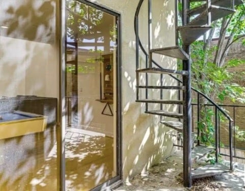 property at 5608 San Felipe St