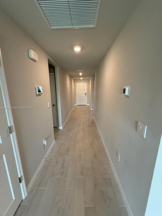 3051 S Beechwood Cir in La Belle, FL - Building Photo - Building Photo