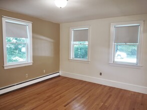 582 Massachusetts Ave, Unit F in Lexington, MA - Building Photo - Building Photo