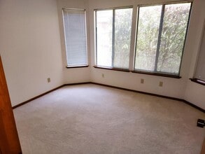 3185 W Spruce Ave in Fresno, CA - Building Photo - Building Photo