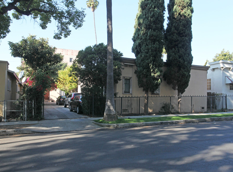 1627 N Kingsley Dr in Los Angeles, CA - Foto de edificio