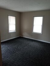 611 Croswell St in Adrian, MI - Building Photo - Building Photo