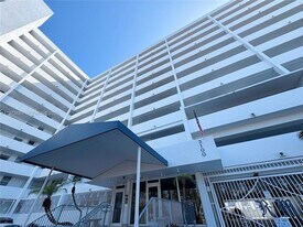 3100 NE 49th St, Unit 1010 in Fort Lauderdale, FL - Building Photo