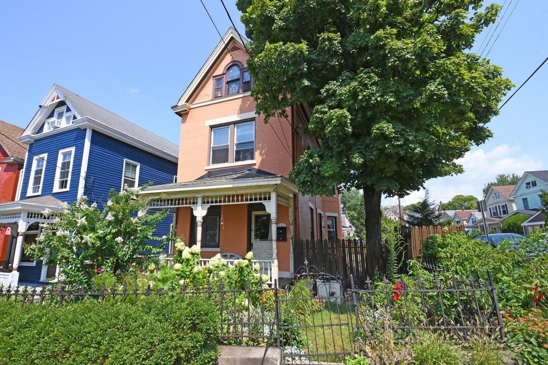 146 Parker St-Unit -Unit 2 in Cincinnati, OH - Building Photo